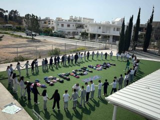 "Μοναδικά Χαμόγελα"