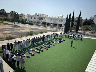 "Μοναδικά Χαμόγελα"