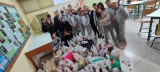 "Κιβώτια Αγάπης"